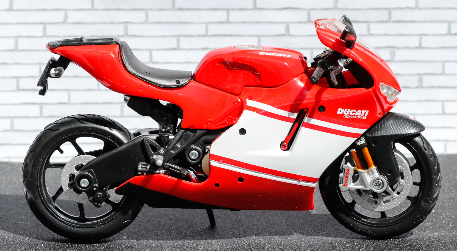 Maisto 1-12 Ducati Desmosedici RR